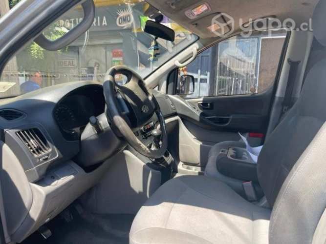 Vendo Hynday H1 2016 color Gris para reparto