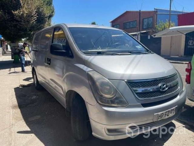 Vendo Hynday H1 2016 color Gris para reparto