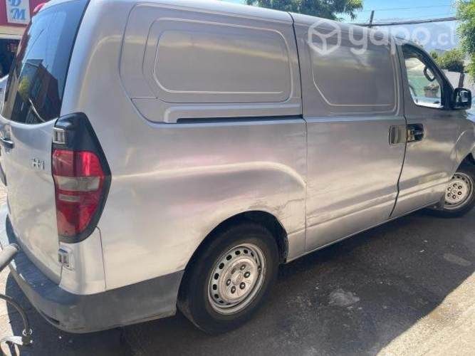 Vendo Hynday H1 2016 color Gris para reparto