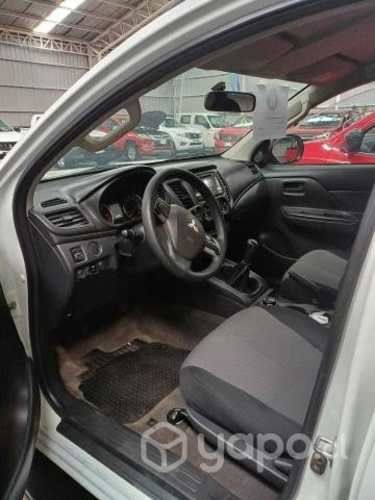 Mitsubishi l200 2020
