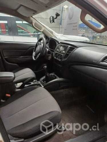 Mitsubishi l200 2020