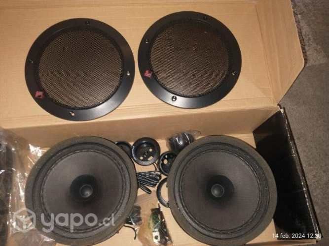 Juego de parlantes de camioneta L200 originales