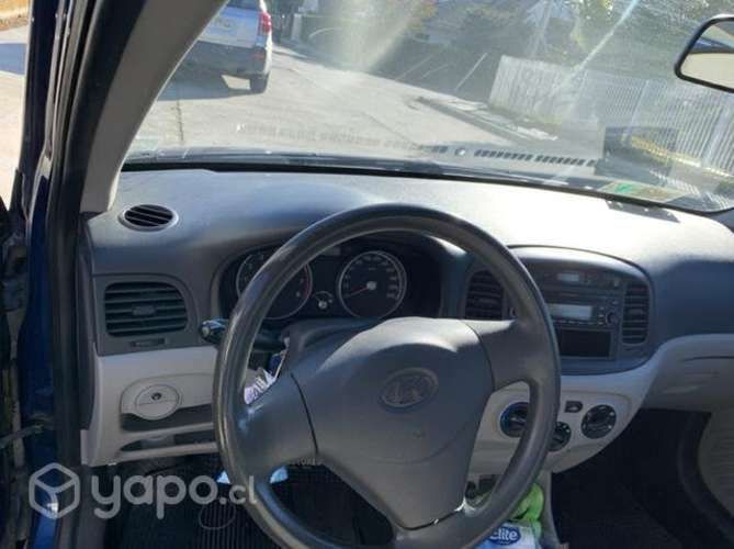 Hyndai Accent kms muy buen estado