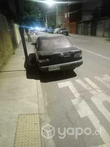 Auto nissan v16 1996 tapa roja