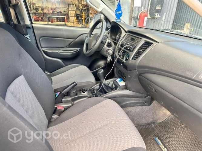 Mitsubishi l200 2020