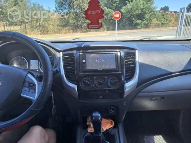 Mitsubishi l200 2017