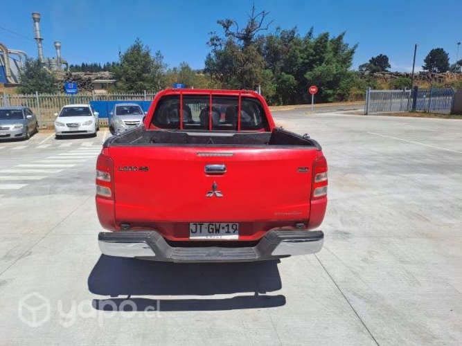 Mitsubishi l200 2017