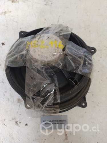 Par Parlantes (MBZ116) Mazda BT50 2019 4x4