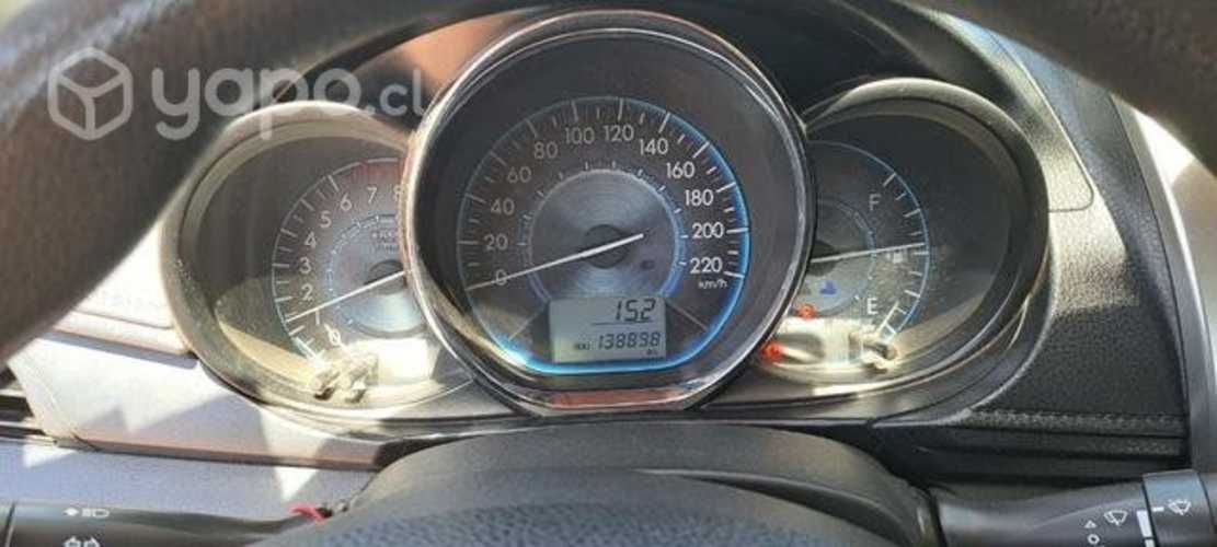 Se vende Toyota Yaris año 2014