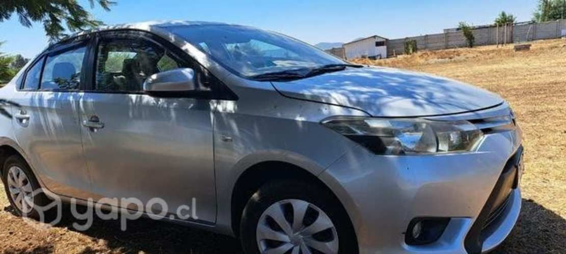 Se vende Toyota Yaris año 2014