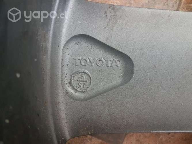 Llanta original Toyota RAV4 2015