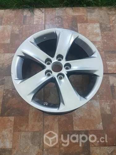 Llanta original Toyota RAV4 2015