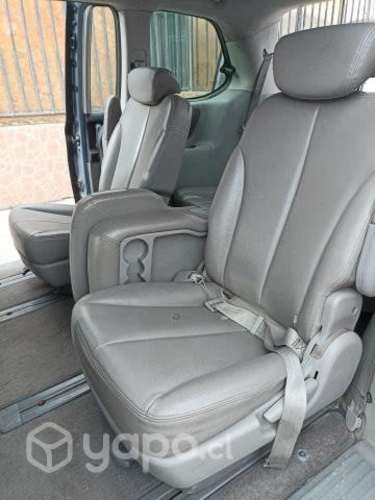 Se vende Kia Carnival 2011 diesel