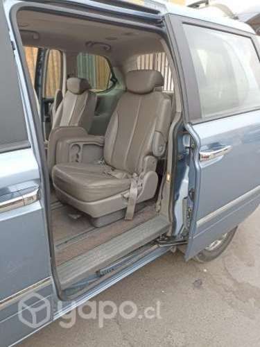 Se vende Kia Carnival 2011 diesel