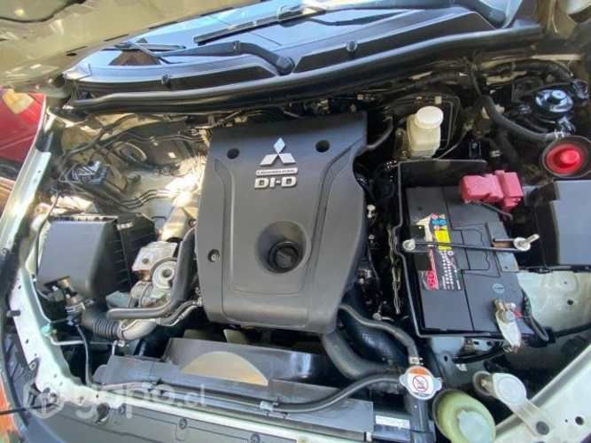 Mitsubishi l200 2016