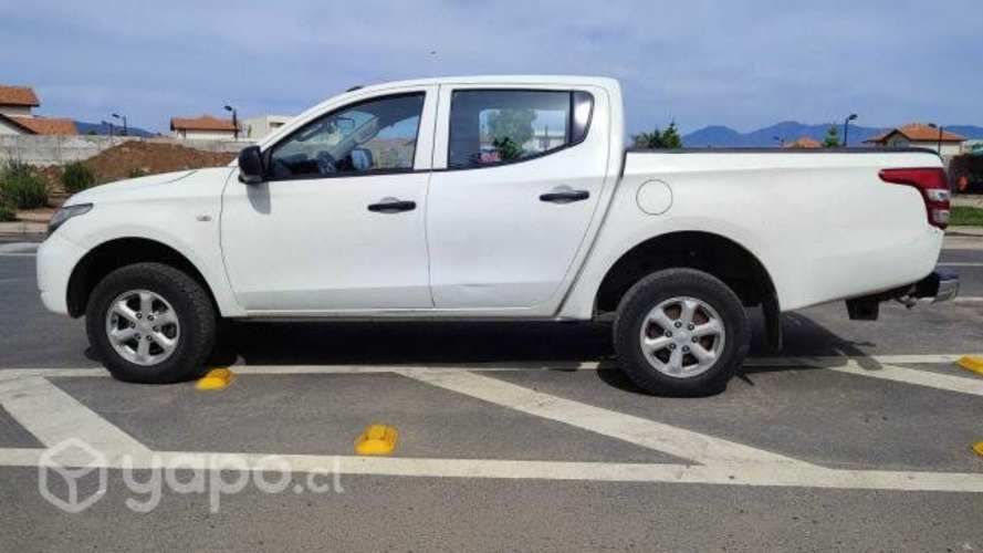 Mitsubishi l200 2016