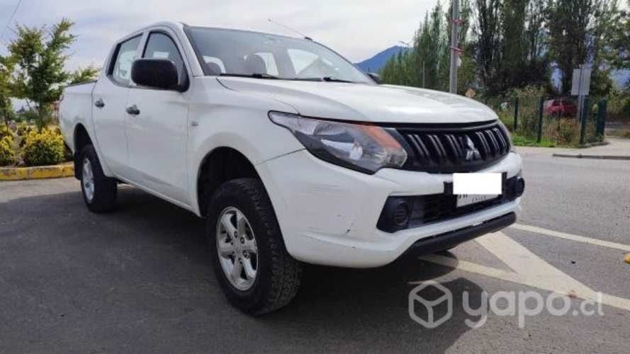 Mitsubishi l200 2016