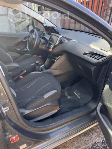 Peugeot 208 año 2015