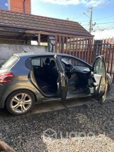 Peugeot 208 año 2015