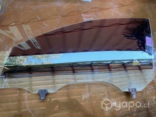 Vidrio original puerta del izq Kia Sportage 2014