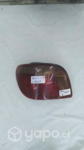 Farol trasero izquierdo Toyota Yaris Sport
