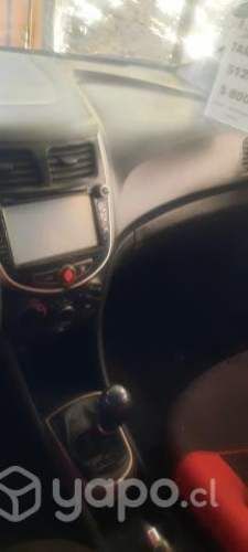 Colectivo Hyundai accent año 2017