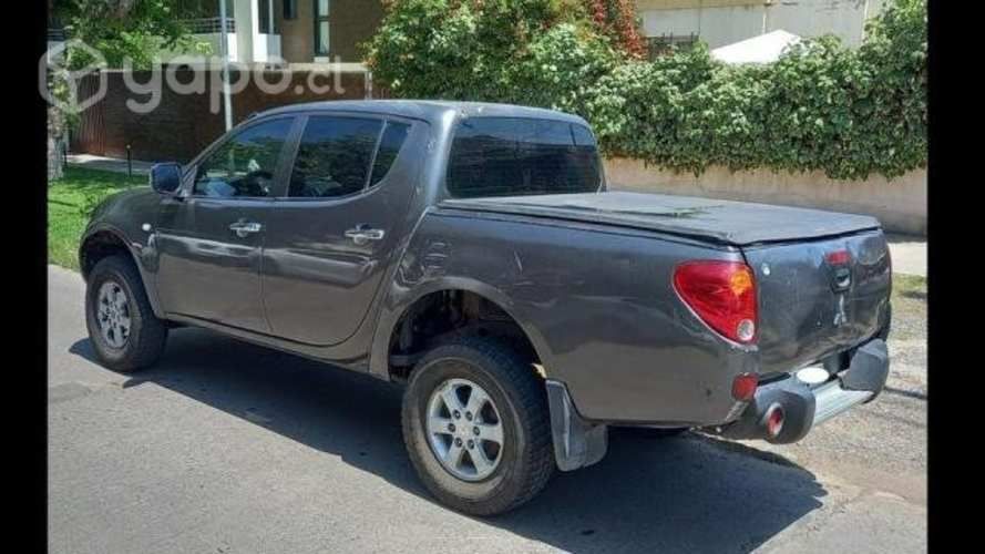 Mitsubishi l200 2012