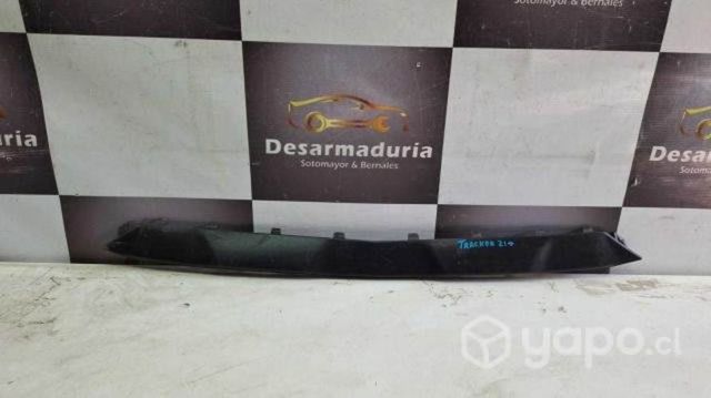 Moldura tracker 2021 a 2024 2.1