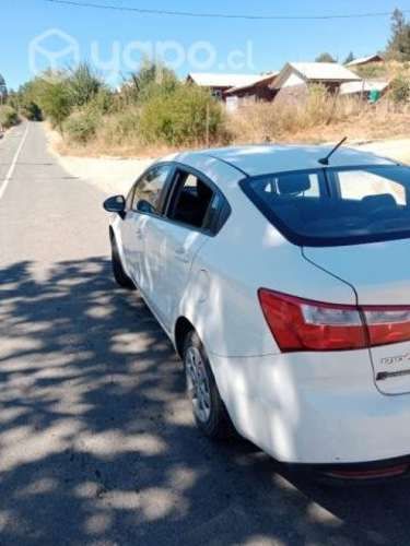 Kia río 4 año 2015