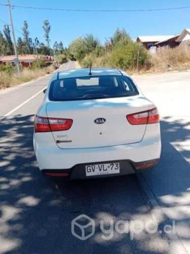 Kia río 4 año 2015