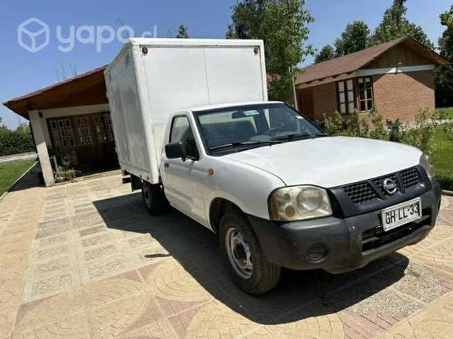 Camioneta Nissan Terrano cabina simple