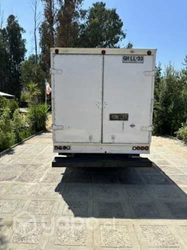 Camioneta Nissan Terrano cabina simple