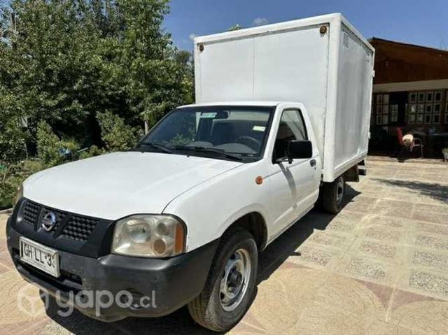 Camioneta Nissan Terrano cabina simple