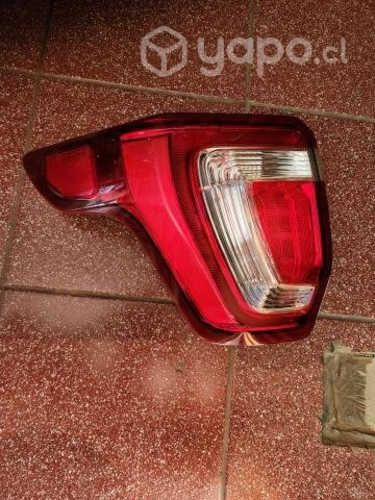 Foco trasero izquierdo ford explorer 2018