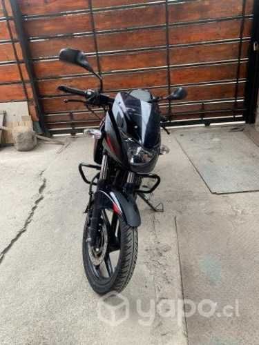 Moto bajaj pulsar 150cc 2022