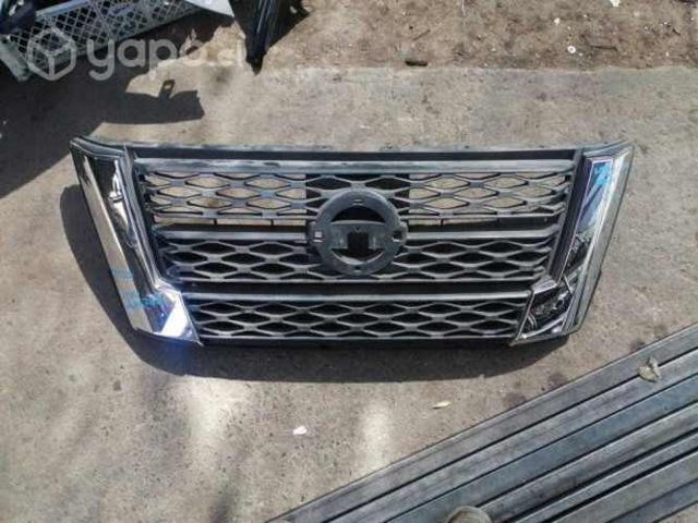 Mascara nissan np300-navara 2021 original