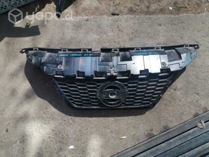 Mascara nissan new versa 2021 original