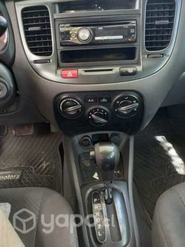 Kia Rio Automático 2011