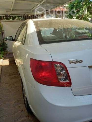 Kia Rio Automático 2011