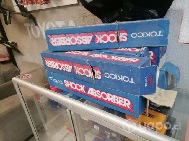 Amortiguadores delanteros hilux 2002 al 2004