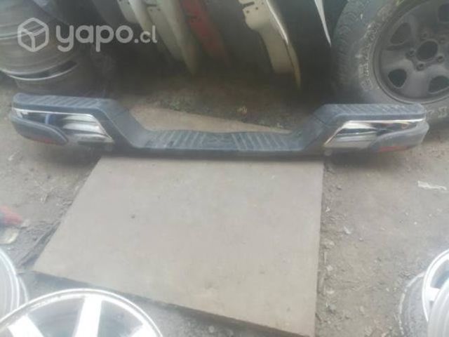 Parachoque trasero mitsubishi L 200