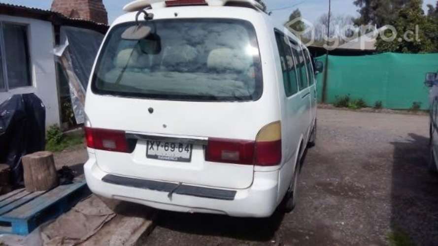 Se vende kia besta