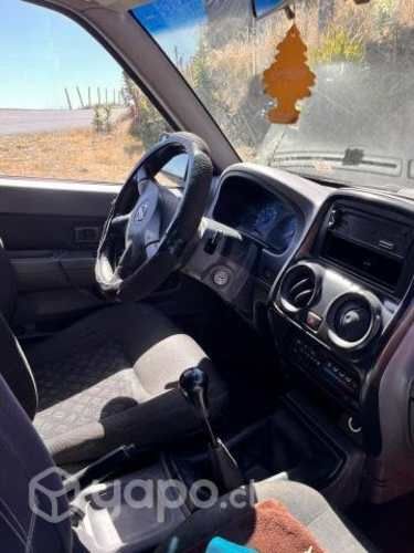 Vendo camioneta nissan terrano 2011