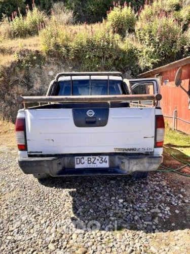 Vendo camioneta nissan terrano 2011