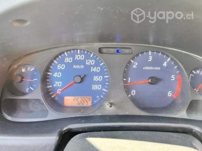 Vendo camioneta nissan terrano 2011