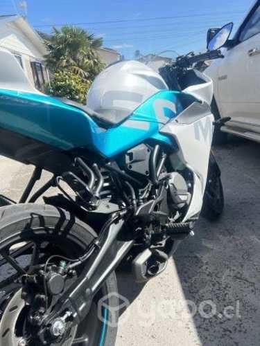 Cf moto 300 deportiva