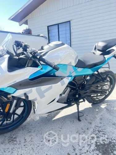 Cf moto 300 deportiva