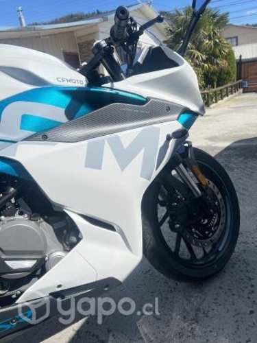 Cf moto 300 deportiva