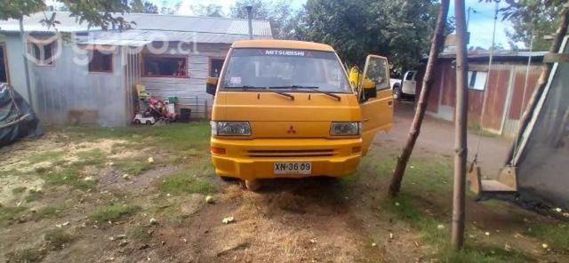 Vendo furgon particular.