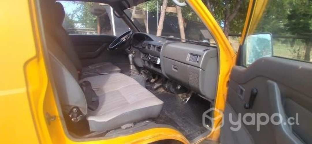 Vendo furgon particular.